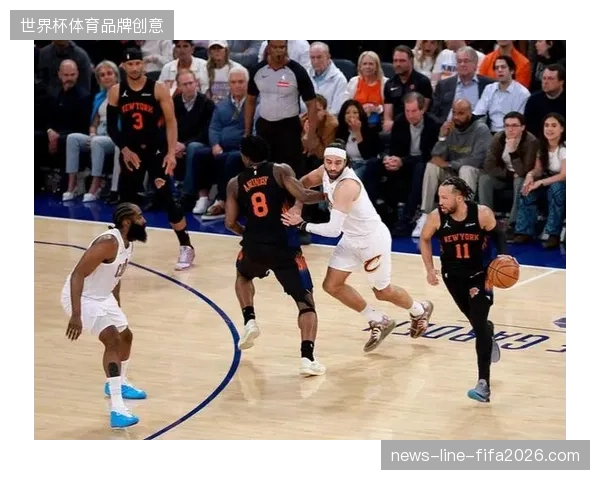 尼克斯的哈特在总决赛展现顶级防守,而波士顿凯尔特人则依靠整体防守成功压制了对手的外线进攻 尼克斯的哈特在总决赛展现顶级防守,而波士顿凯尔特人则依靠整体防守成功压制了对手的外线进攻